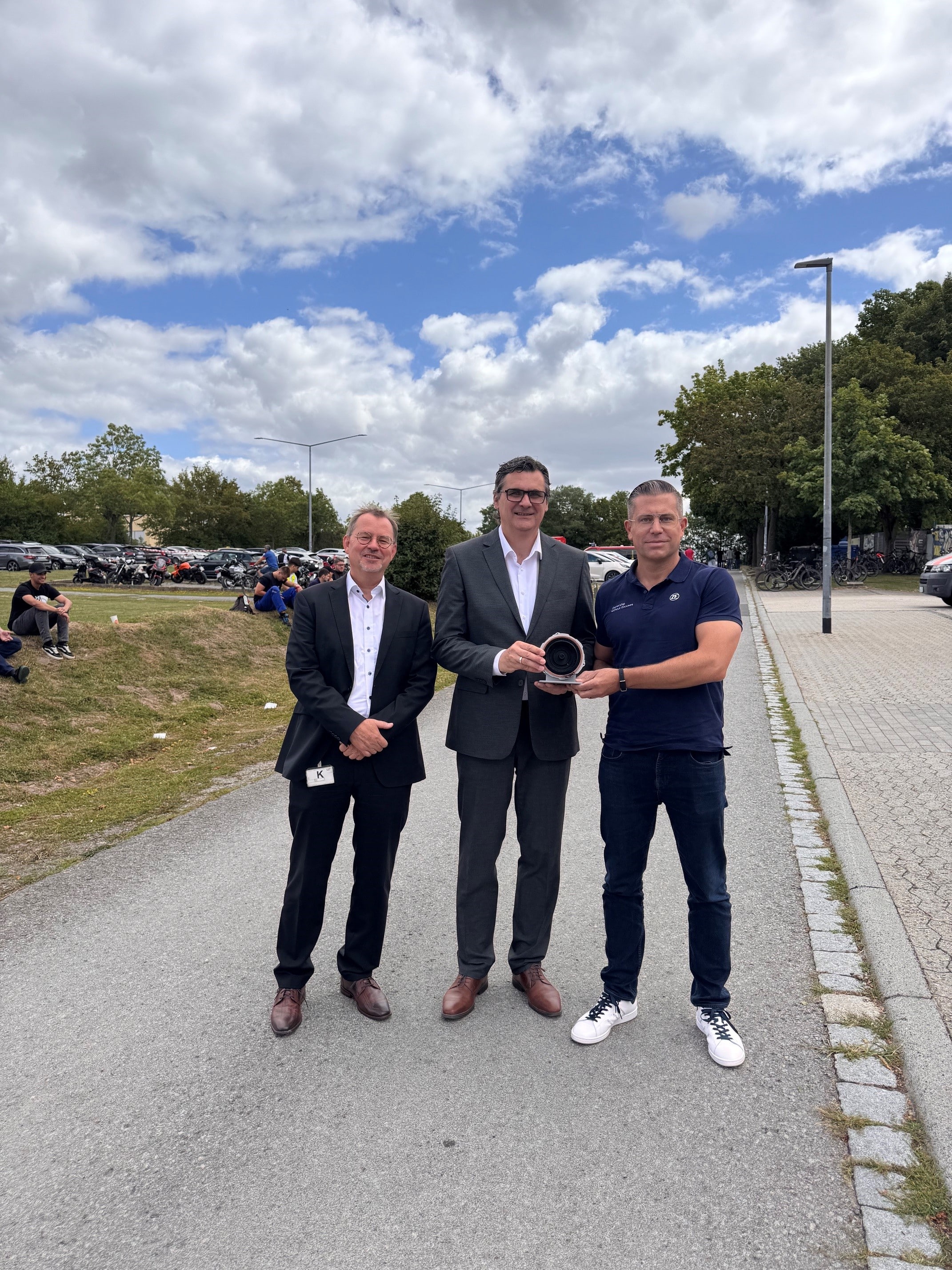 OB Ralf Hofmann im Austausch mit ZF-Vorstandsvorsitzenden Matthias Miedreich