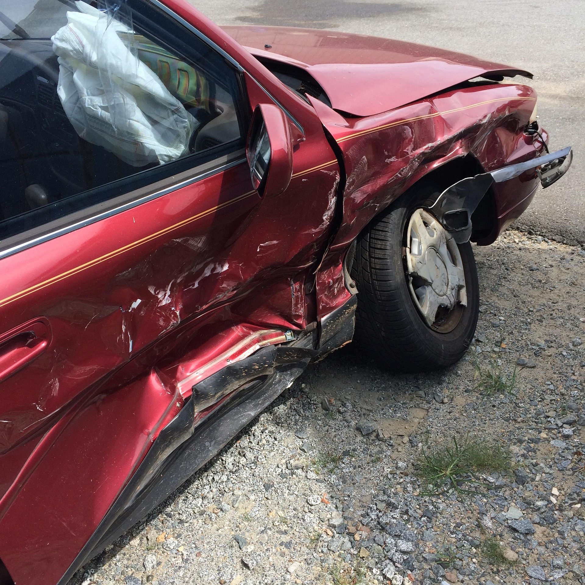 akent879-car-accident-1660670_1920