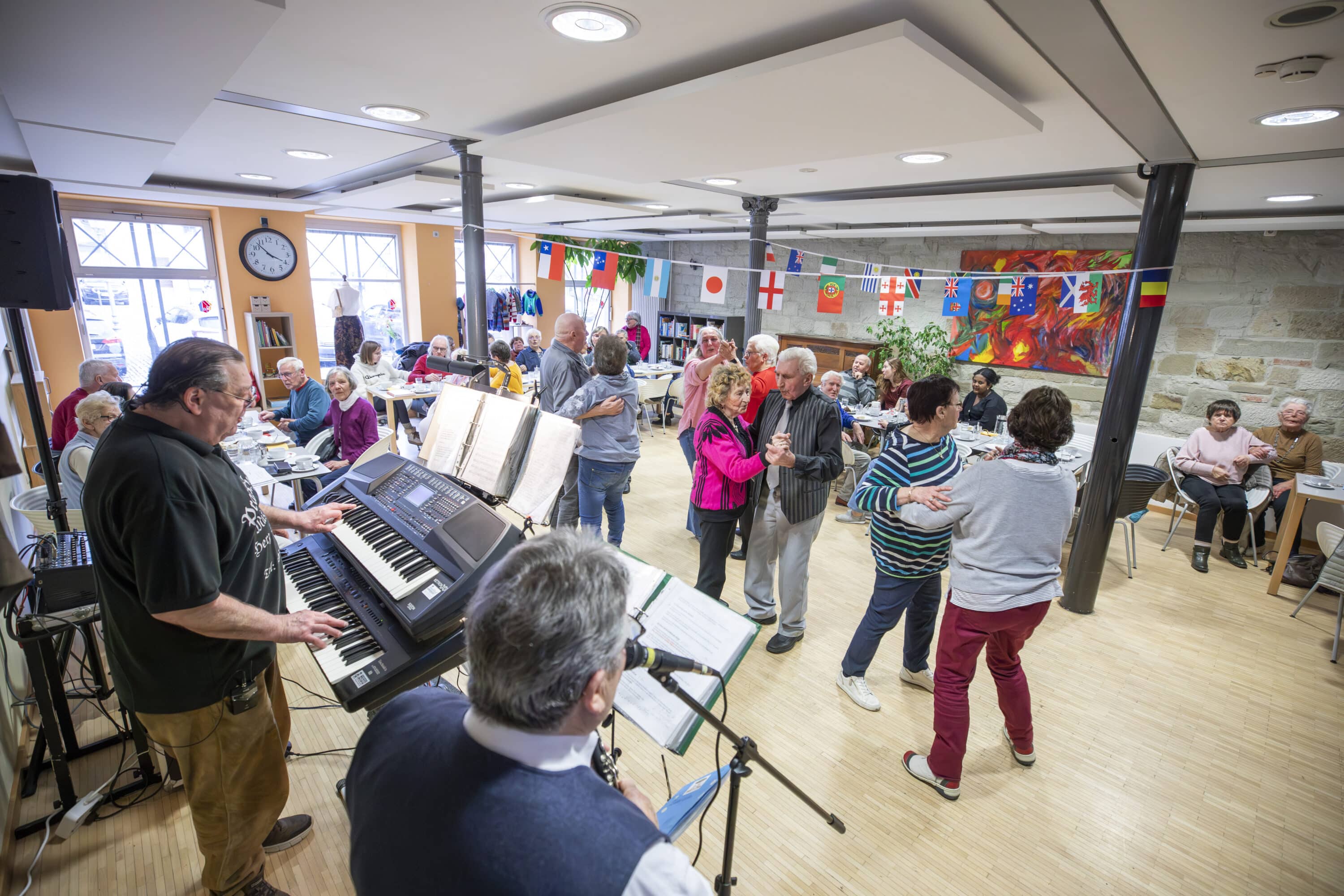 Mehr als Kaffee und Kuchen: Musik schafft Begegnung