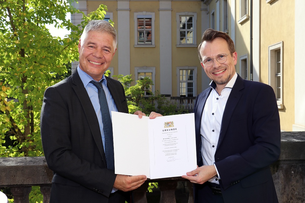 Dr. Gunther Schunk erhält Honorarprofessur an der THWS