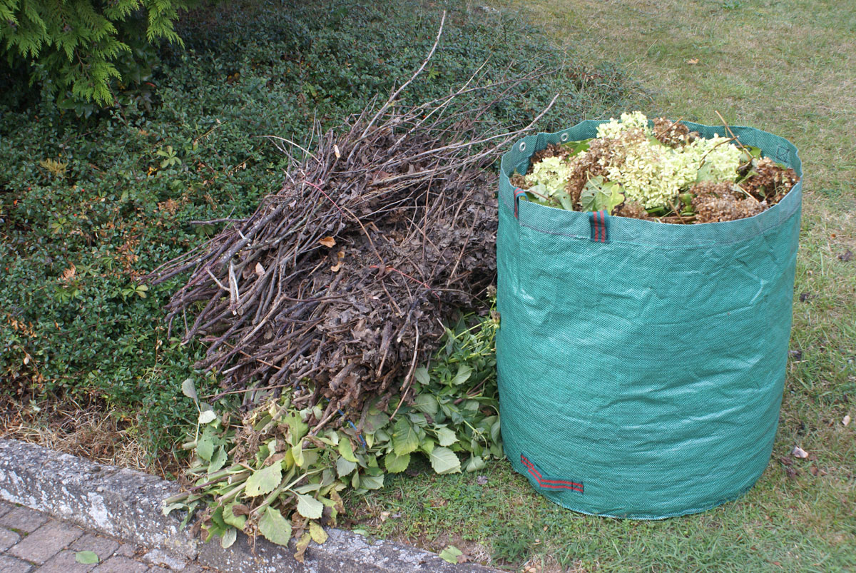 Sammelaktion für holzige Gartenabfälle
