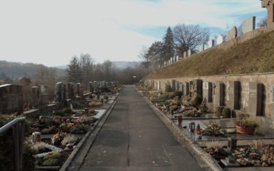 Wegesanierung im Terrassen-Friedhof in Premich