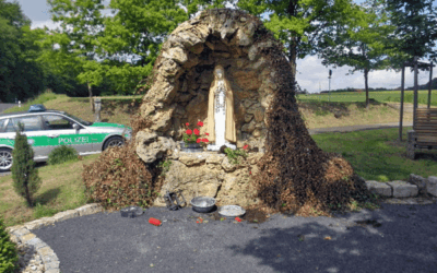 Vandalismus an der Mariengrotte in Schlimpfhof